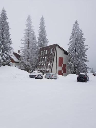 L&S Apartment Jahorina Exterior photo